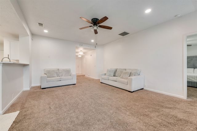109 Oakhurst Drive, Seagoville, TX 75159