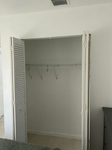 1133 NE 15th Avenue 8, Fort Lauderdale, FL 33304
