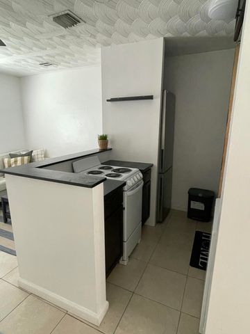 1133 NE 15th Avenue 8, Fort Lauderdale, FL 33304