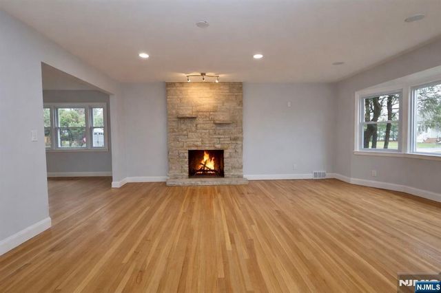 86 Howland Avenue, Teaneck, NJ 07666