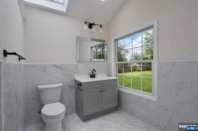 86 Howland Avenue, Teaneck, NJ 07666