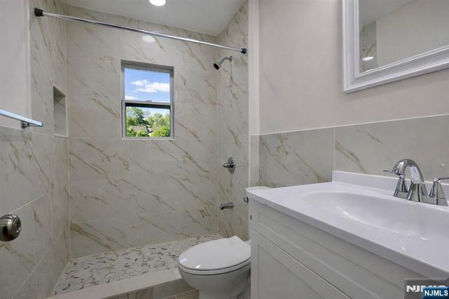 86 Howland Avenue, Teaneck, NJ 07666