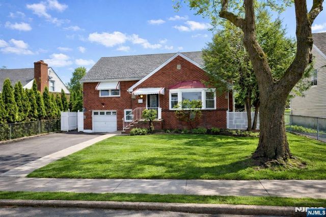 86 Howland Avenue, Teaneck, NJ 07666