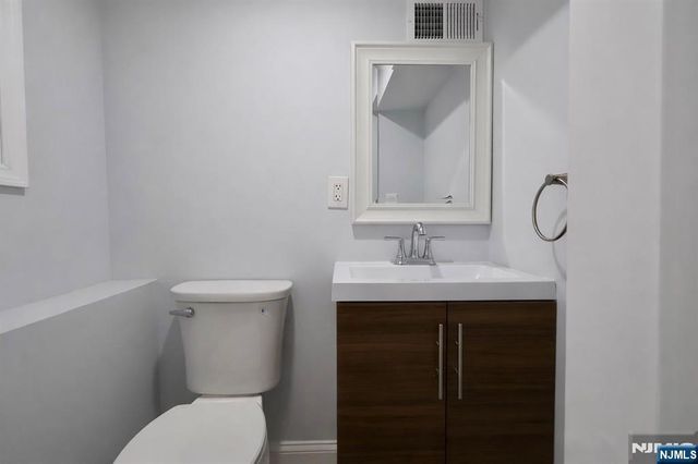 86 Howland Avenue, Teaneck, NJ 07666