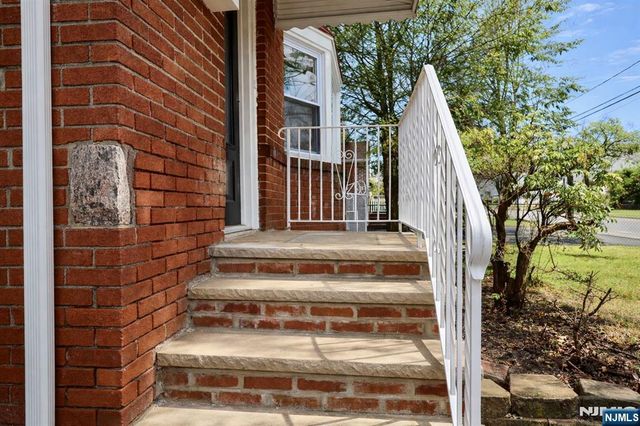 86 Howland Avenue, Teaneck, NJ 07666