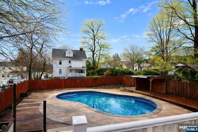 86 Howland Avenue, Teaneck, NJ 07666