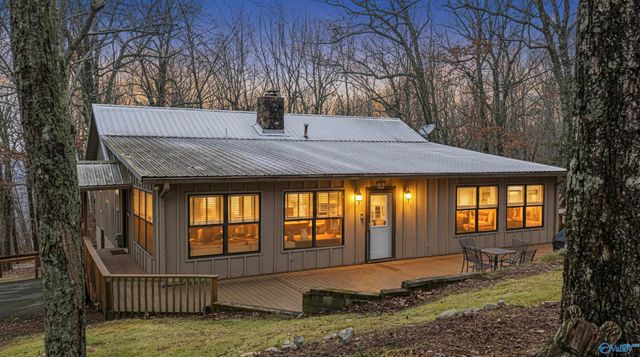 73 County Road 66, Fort Payne, AL 35967