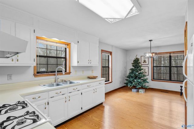 73 County Road 66, Fort Payne, AL 35967