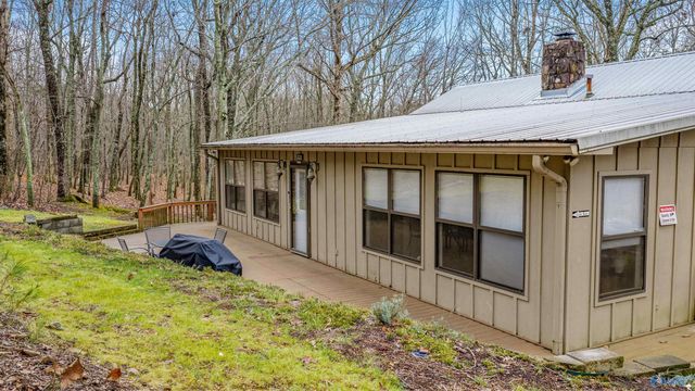 73 County Road 66, Fort Payne, AL 35967