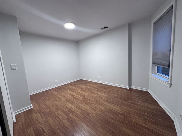 240 W 31st Street 2W, Chicago, IL 60616