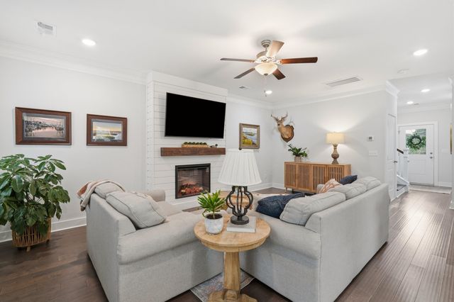 1319 Lucinda Street, Mount Pleasant, SC 29466