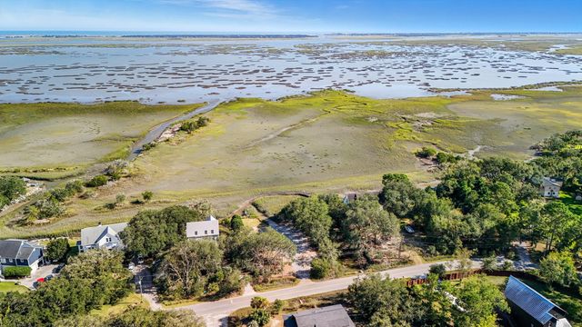 1319 Lucinda Street, Mount Pleasant, SC 29466