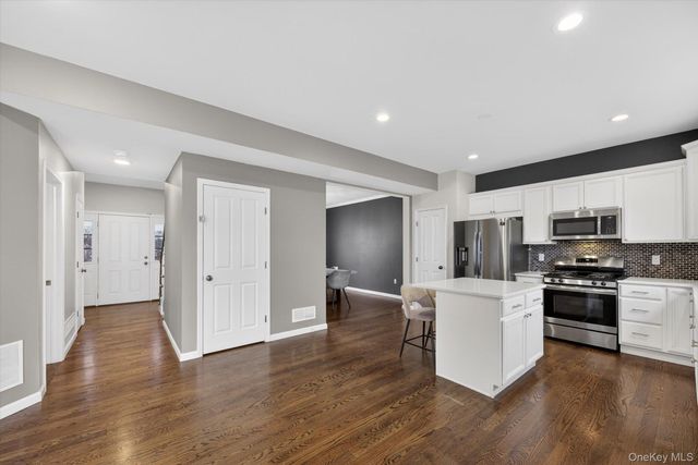 40 Highgrove Drive, Washingtonville, NY 10992