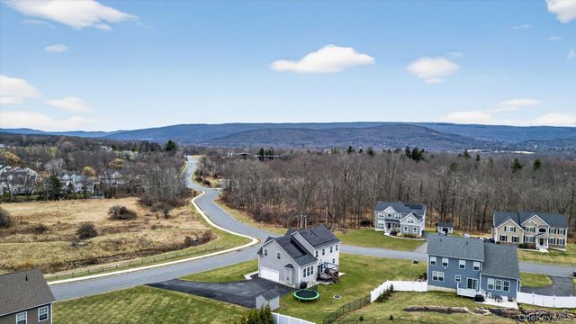 40 Highgrove Drive, Washingtonville, NY 10992