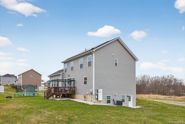 40 Highgrove Drive, Washingtonville, NY 10992
