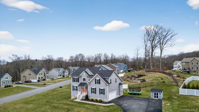 40 Highgrove Drive, Washingtonville, NY 10992