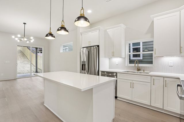 1709 River Dr A, Nashville, TN 37218