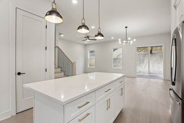 1709 River Dr A, Nashville, TN 37218
