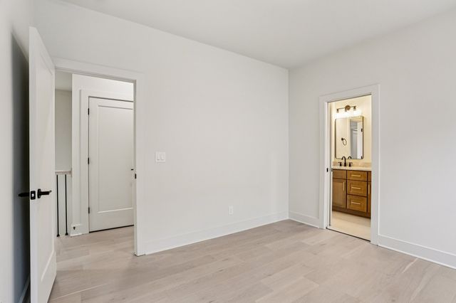 1709 River Dr A, Nashville, TN 37218