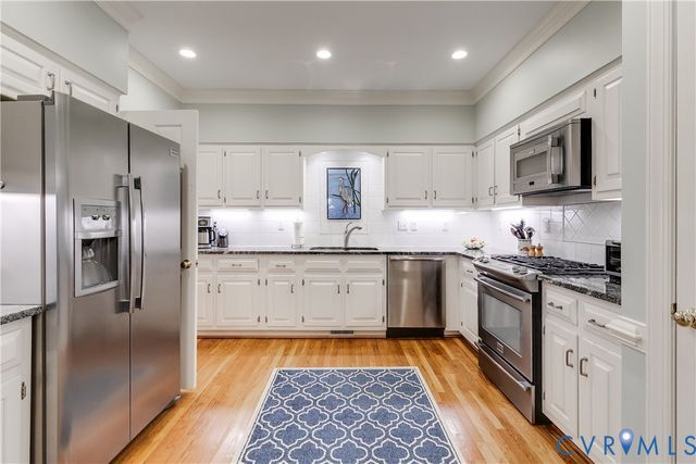 498 St Albans Way, Henrico, VA 23229