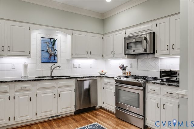 498 St Albans Way, Henrico, VA 23229