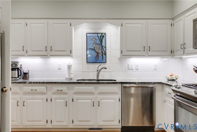 498 St Albans Way, Henrico, VA 23229