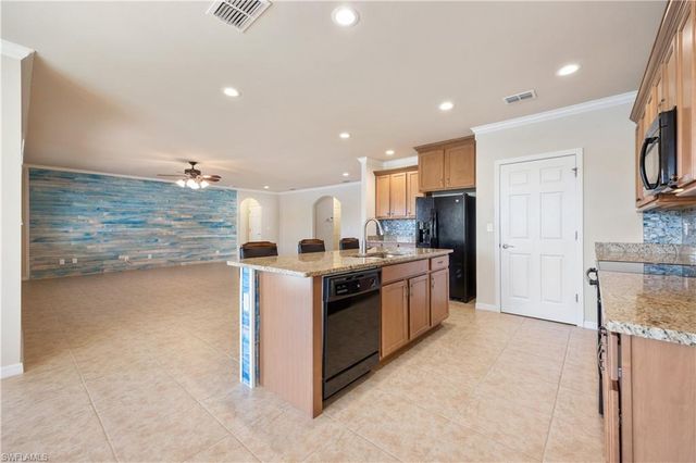 3055 Apple Blossom DR, Alva, FL 33920