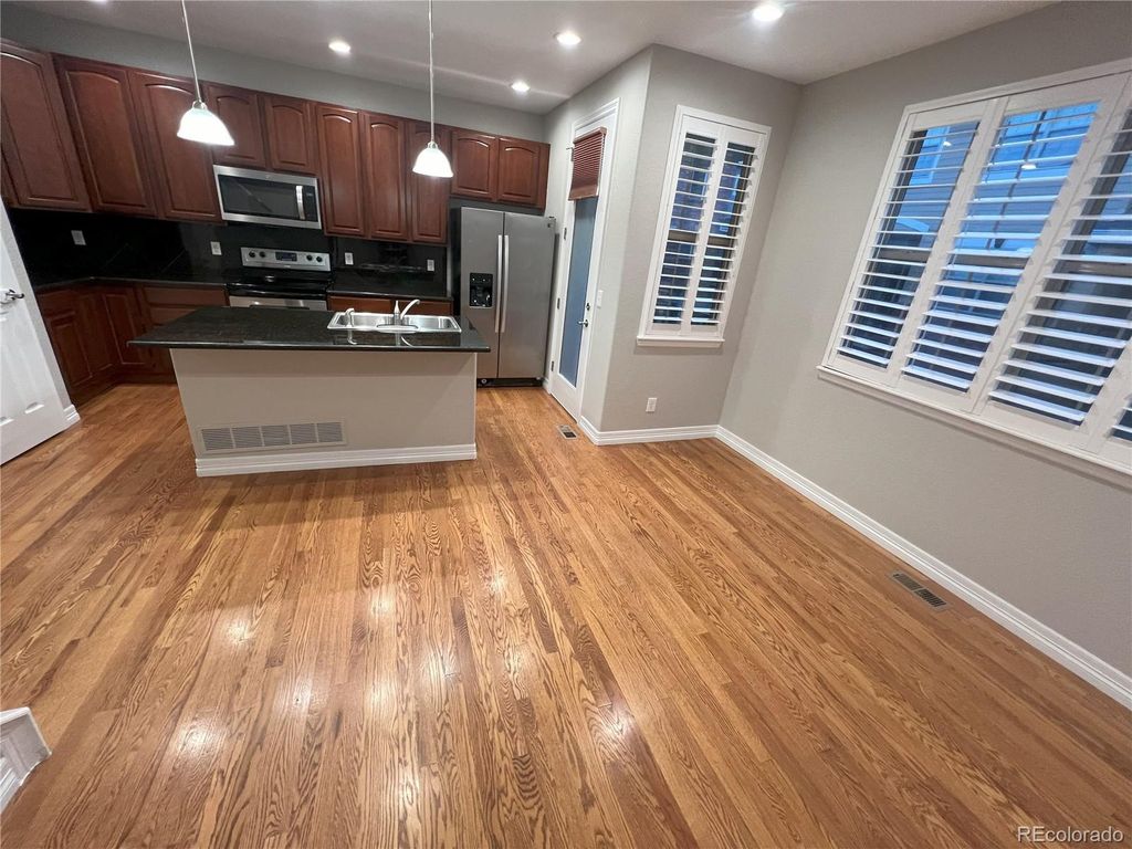 Image 15 of property listing at 9256 Kornbrust Drive, Lone Tree, CO 80124