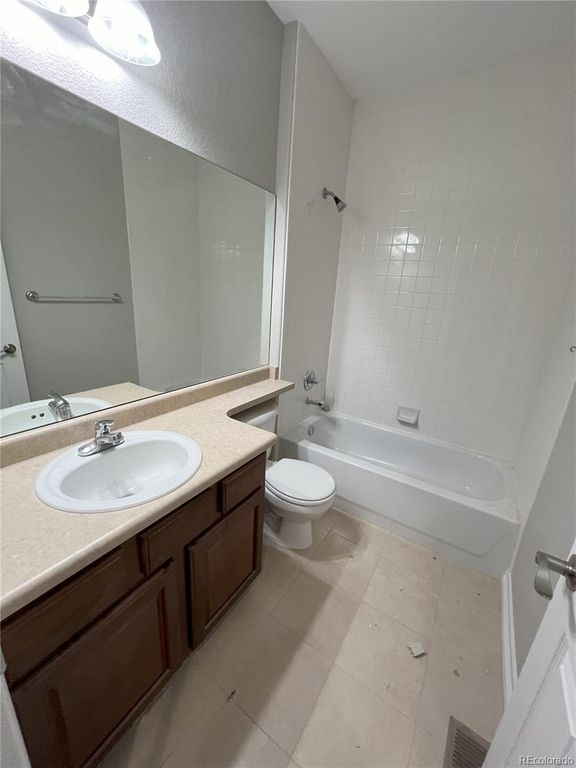 Image 34 of property listing at 9256 Kornbrust Drive, Lone Tree, CO 80124