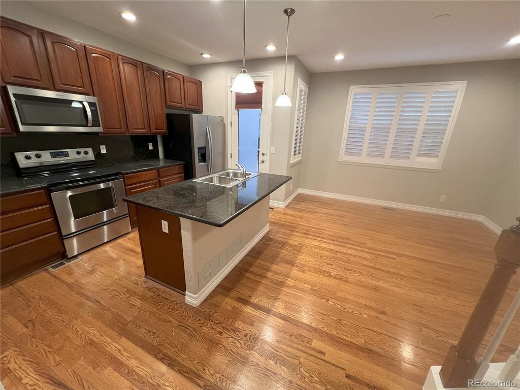 Image 10 of property listing at 9256 Kornbrust Drive, Lone Tree, CO 80124