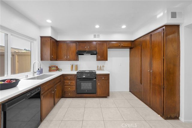 4272 Paseo De Oro, Cypress, CA 90630