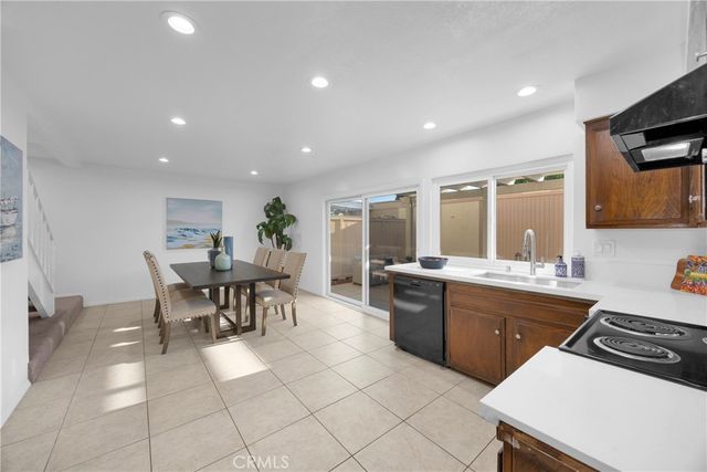 4272 Paseo De Oro, Cypress, CA 90630