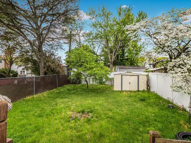 25612 147th Avenue, Rosedale, NY 11422