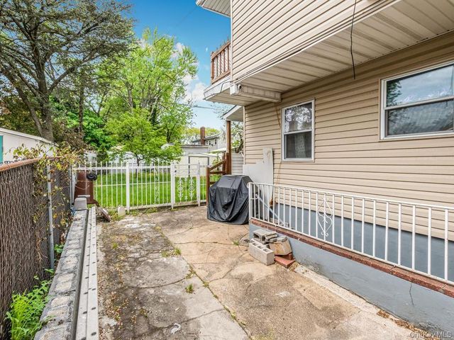 25612 147th Avenue, Rosedale, NY 11422
