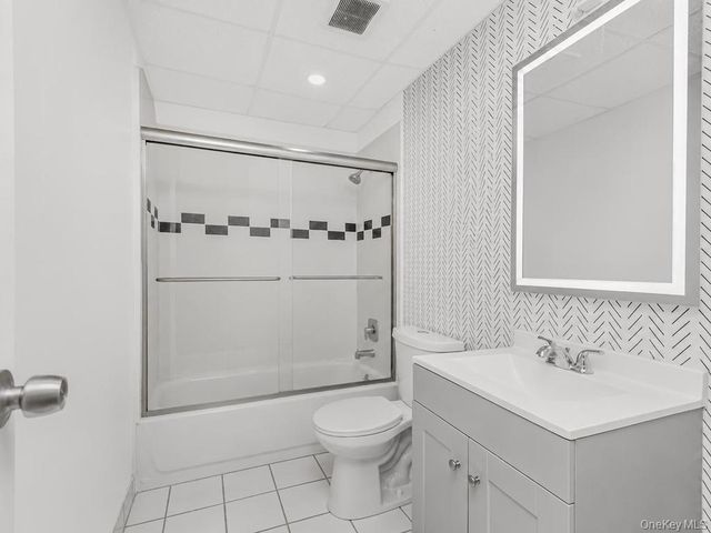 25612 147th Avenue, Rosedale, NY 11422