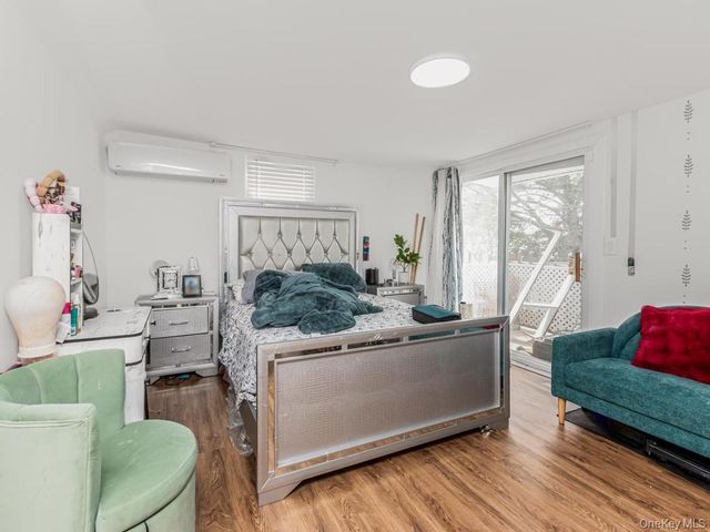 25612 147th Avenue, Rosedale, NY 11422