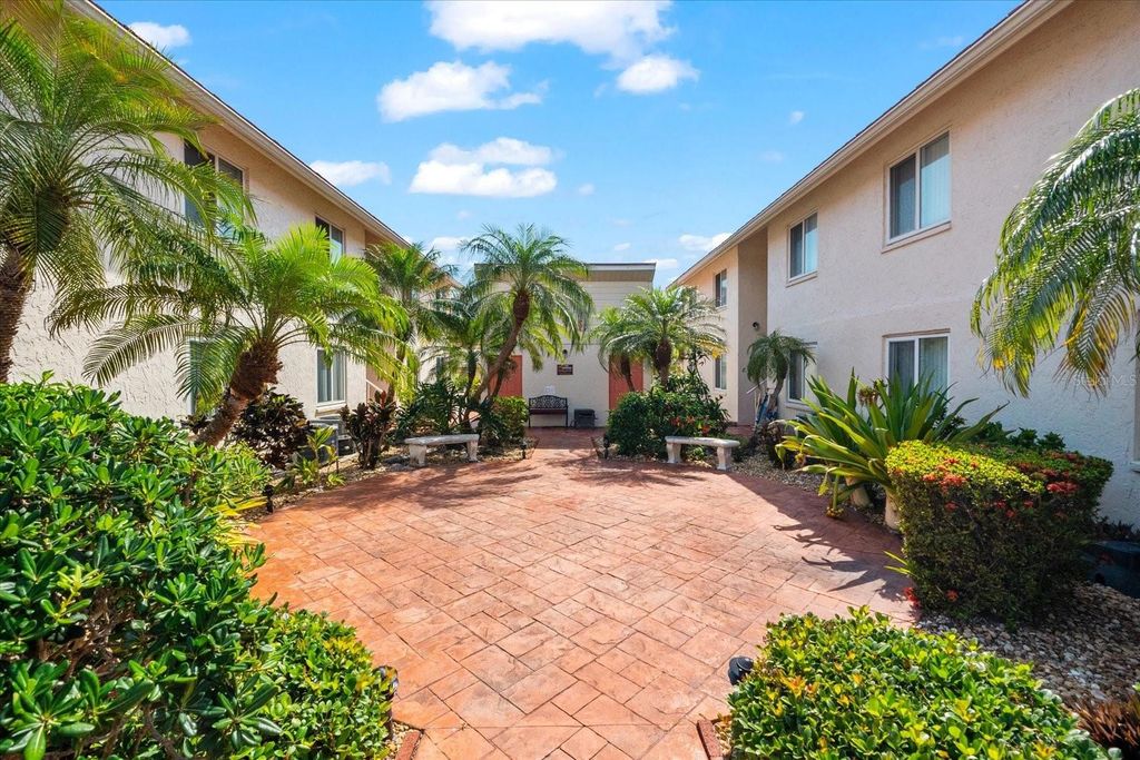 6708 SARASEA CIRCLE 202, Sarasota, FL 34242
