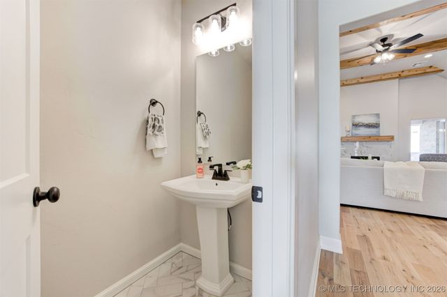 1613 N 72nd Street, Broken Arrow, OK 74014