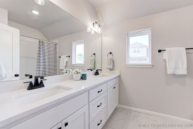 1613 N 72nd Street, Broken Arrow, OK 74014