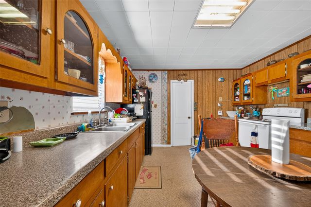 1870 Hall Road, Sargent, TX 77414