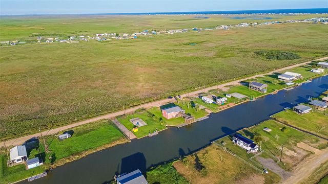 1870 Hall Road, Sargent, TX 77414