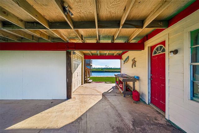 1870 Hall Road, Sargent, TX 77414