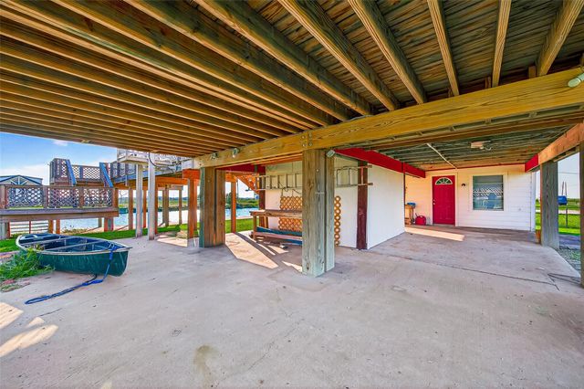 1870 Hall Road, Sargent, TX 77414