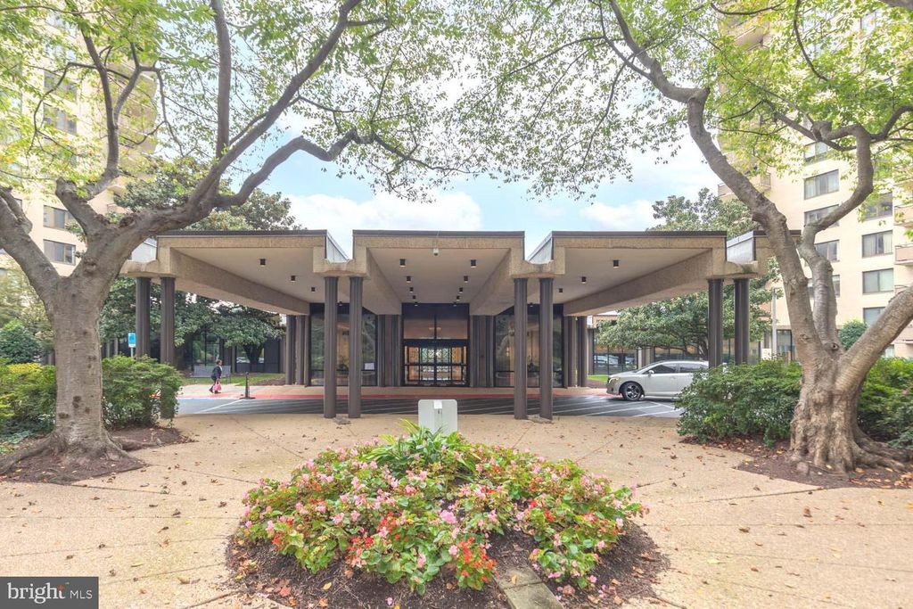 5225 POOKS HILL RD #607S, Bethesda, MD 20814