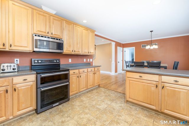 9 Oak Farm Drive, Colchester, CT 06415