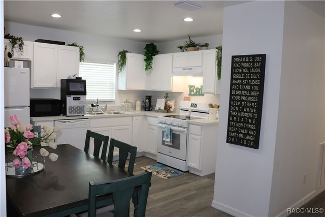 9816 N Allison Drive, Dunnellon, FL 34434