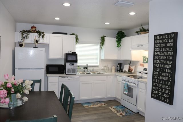 9816 N Allison Drive, Dunnellon, FL 34434