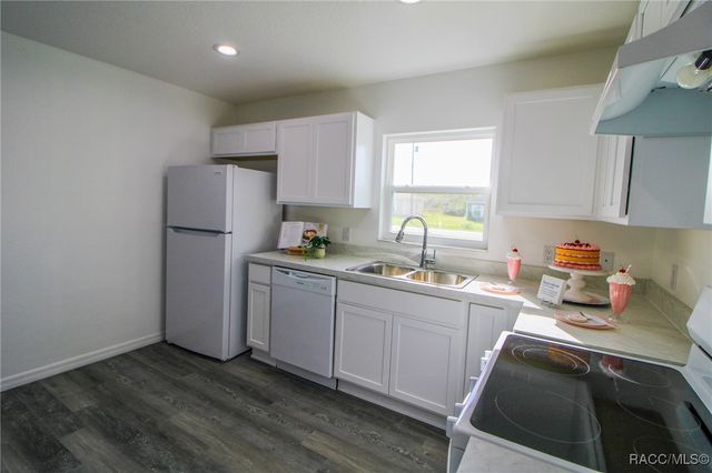 9816 N Allison Drive, Dunnellon, FL 34434