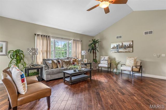 1700 N 6th Street, De Soto, MO 63020