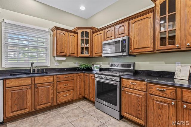 1700 N 6th Street, De Soto, MO 63020